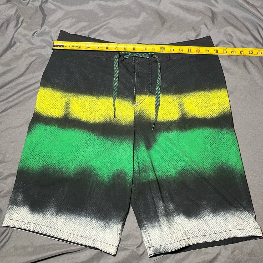 Aeropostale Men's Black and Green Swim Shorts size 34 - Picture 4 of 11
